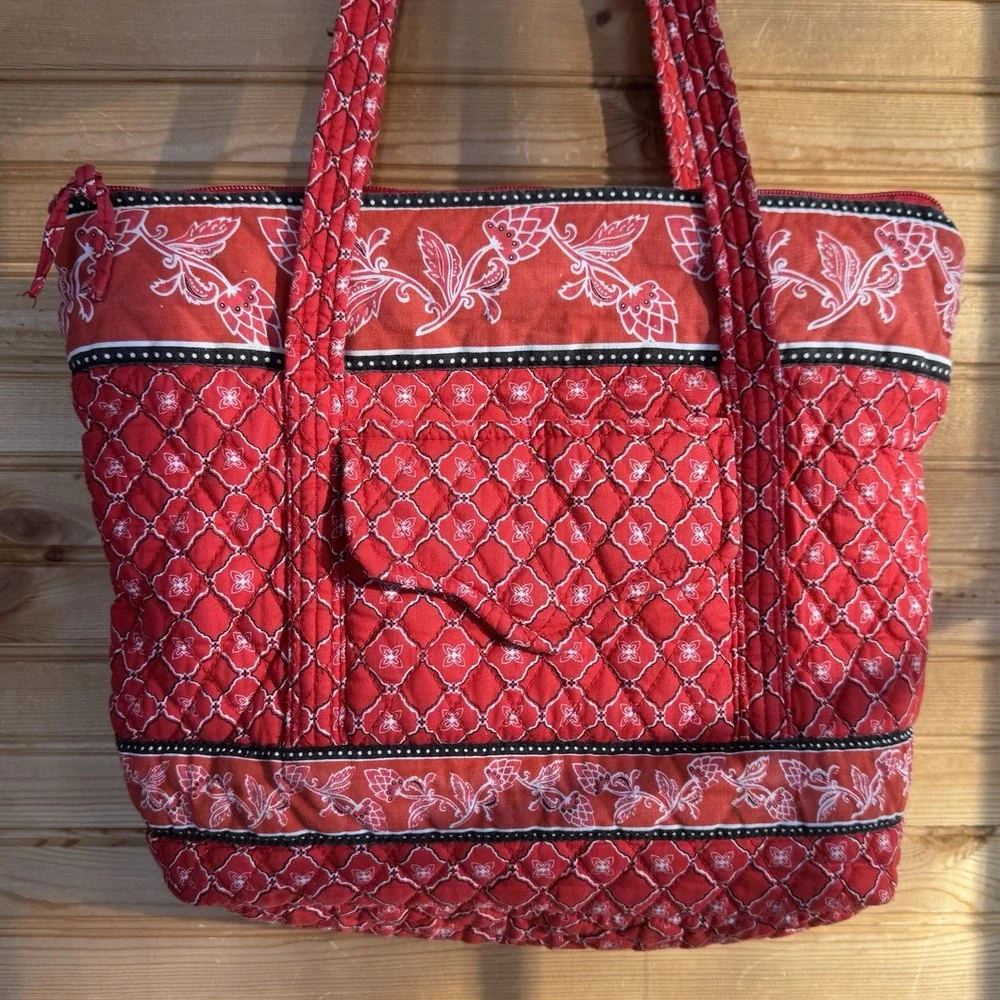 Croft & Barrow Tote Quilted Red Black Print Zipper Pockets Medium Cottage Cute
